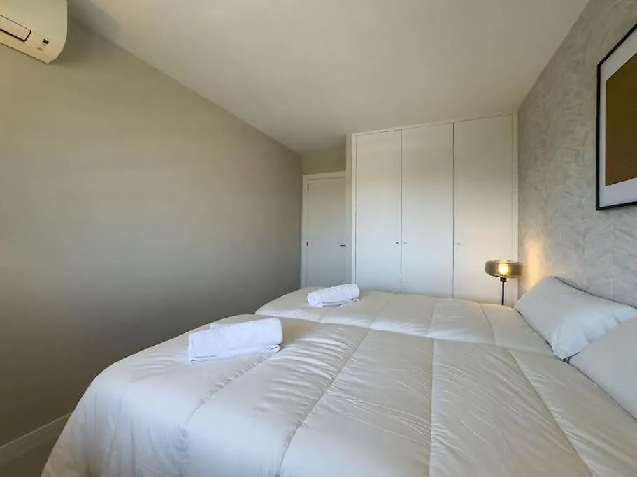 Apartment Parque Marbella 16C Magnificent 4 Bedroom Apartm
