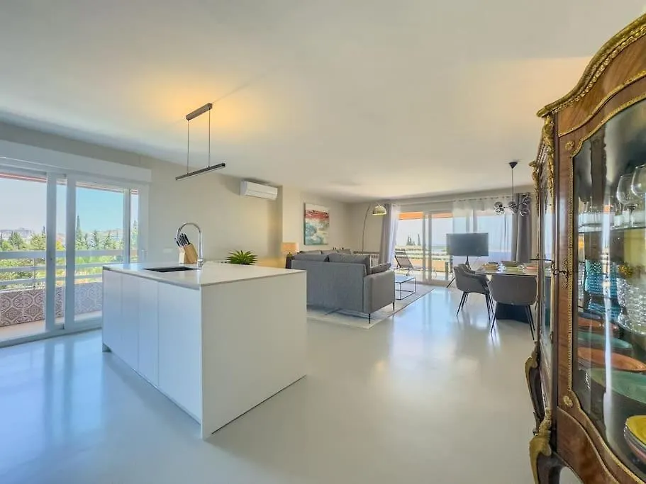 Apartment Parque Marbella 16C Magnificent 4 Bedroom Apartm